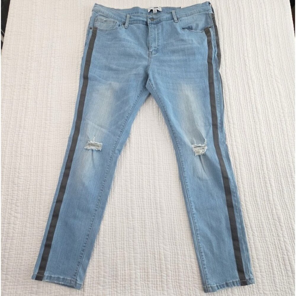 Fashion Nova‎ Jeans Men's 40 x 30 Light Blue Grey Racing Stripe NEW Streetwear